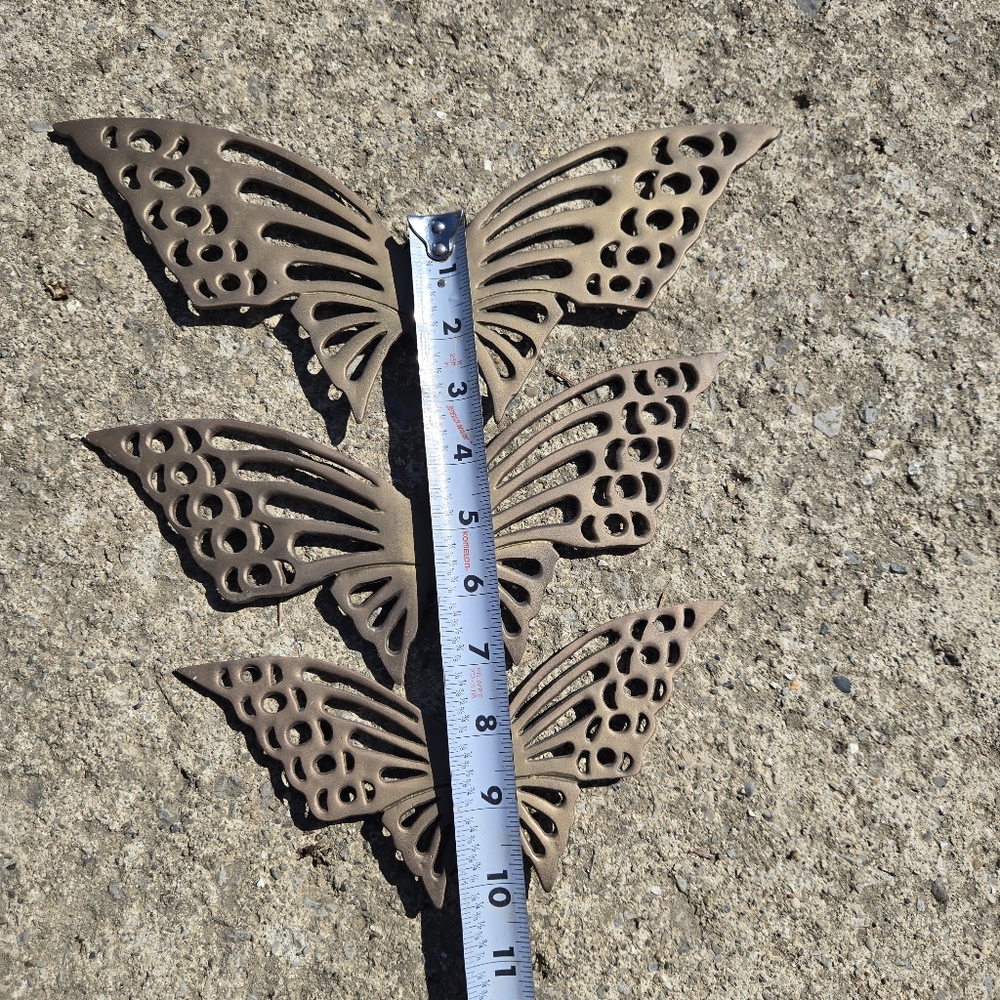 Vintage brass butterfly wall decor pieces mid-century cottage core. Lot Of 3 - Picture 5 of 12